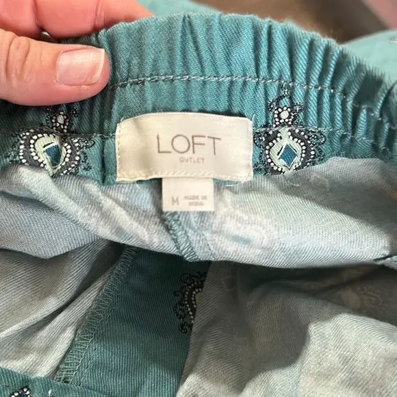 LOFT Women’s Blue Mandala Jewel Printed Shorts Drawstring size Medium - Picture 6 of 7